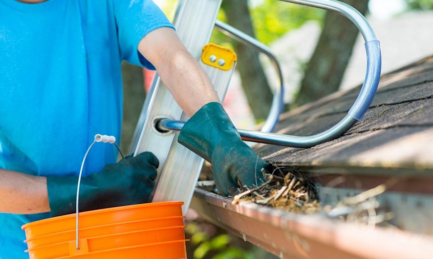 The Best Time of Year to Schedule Gutter